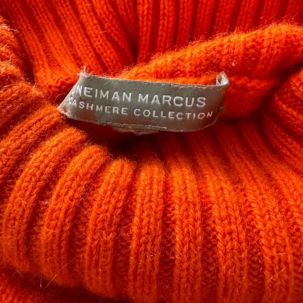 Neiman Marcus 100% Cashmere Turtle Neck Sweater Size XS - Picture 6 of 12